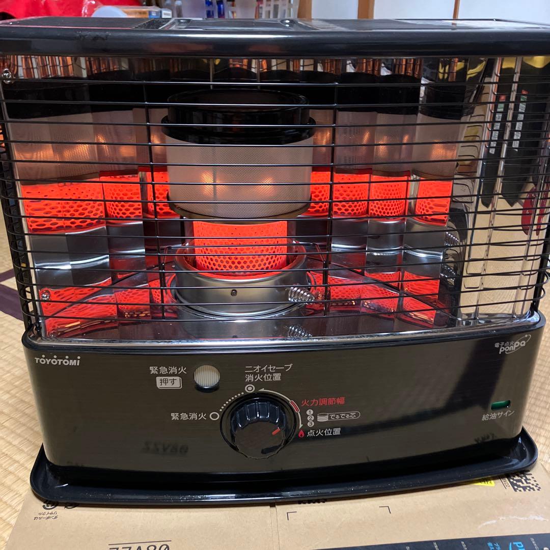 トヨトミ 反射型石油ストーブ RC-W36N 2023年製