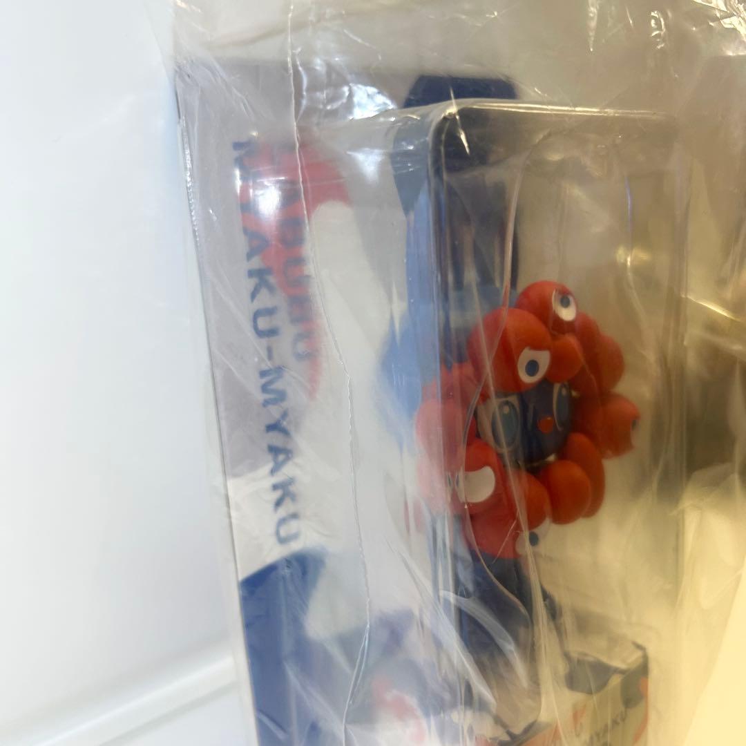 LABUBU MYAKU-MYAKUストラップ付フィギュア　ラブブ　ミャクミャク