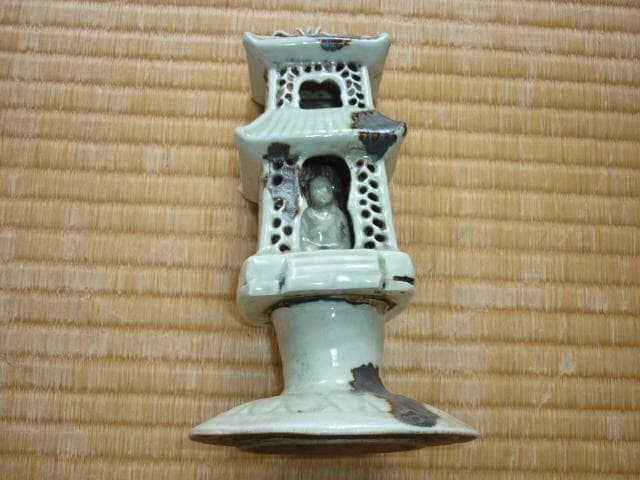 希少 中国 元代から明代（1368～1644）◆龍泉窯 仏塔・仏舎利塔 飛青磁