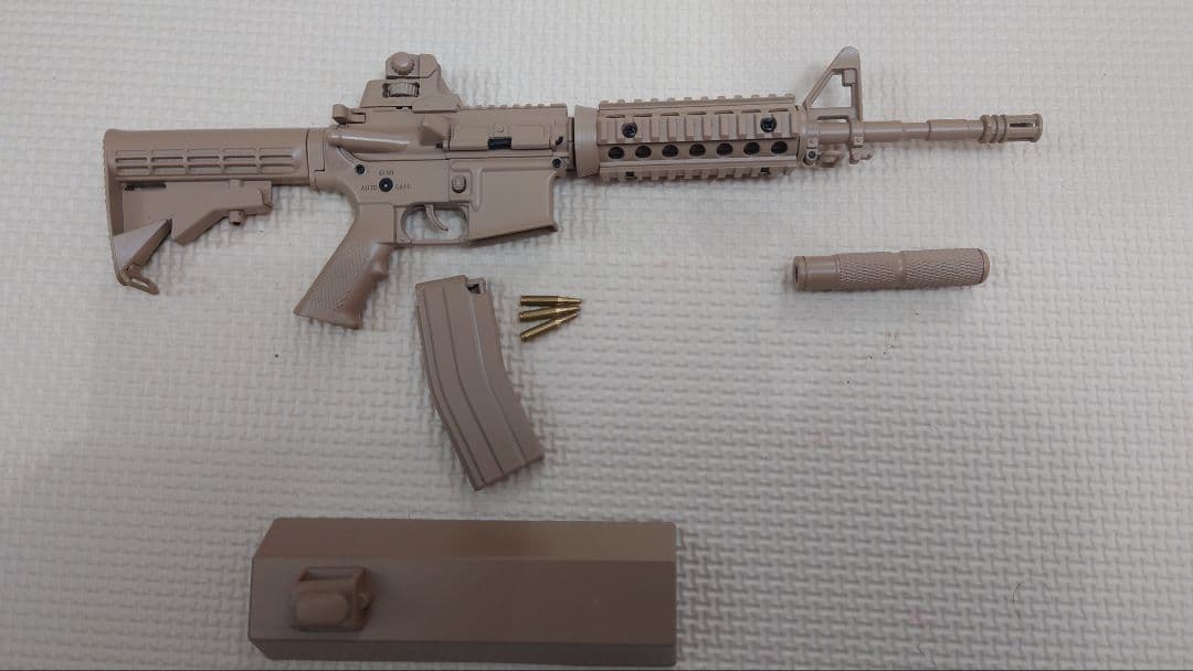 1/3スケール　ミニチュアライフル　AR15　M4 タンカラー