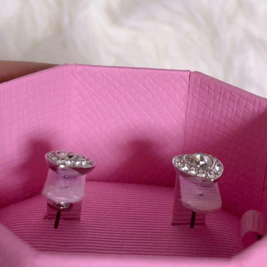 Ariana Grande x Swarovski スタッドピアス ハート型