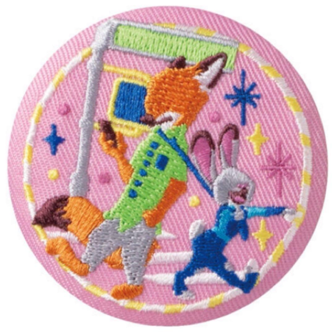 新品★Disney Characters【ズートピア】刺繍缶バッジ★ビスケット2