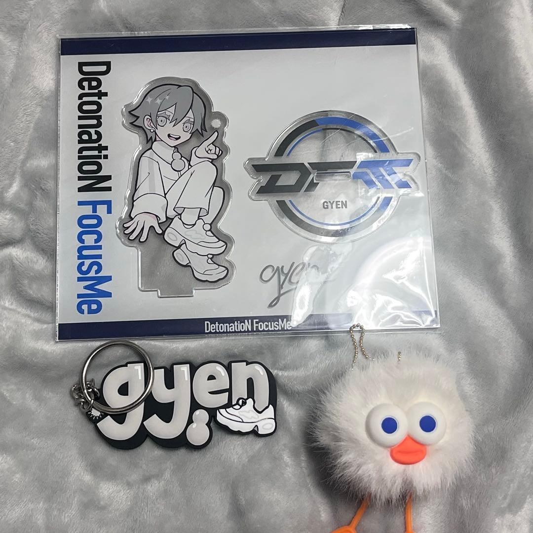 DFM gyen サイン入り　アクスタ　ラバーキーホルダー