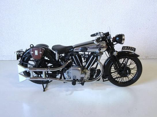 タケさん専用 MINICHAMPS 1/12 ブラフ シューペリア SS100