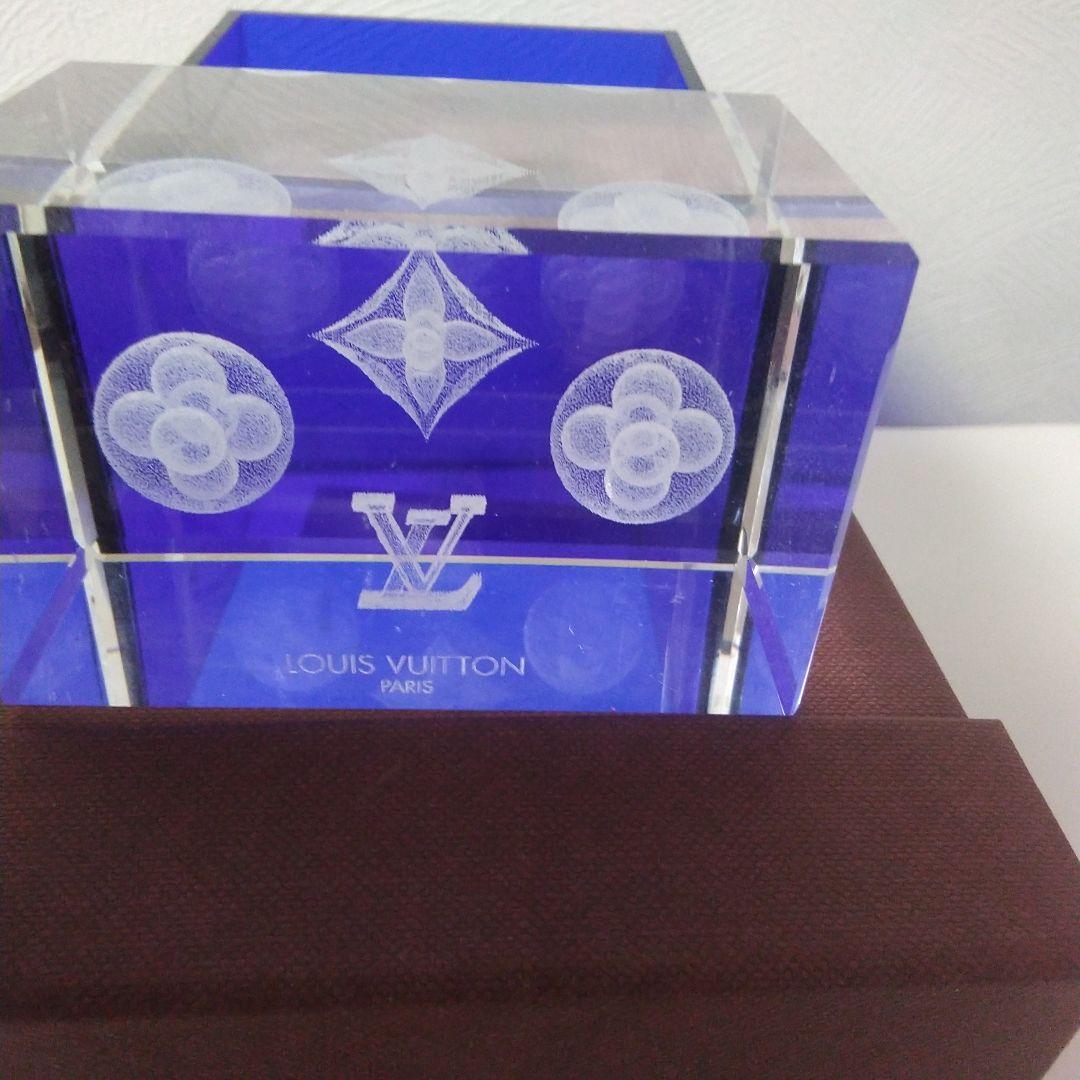 ルイヴィトンの クリスタルガラス ノベルティと ミニチュアのヴィトン バッグ