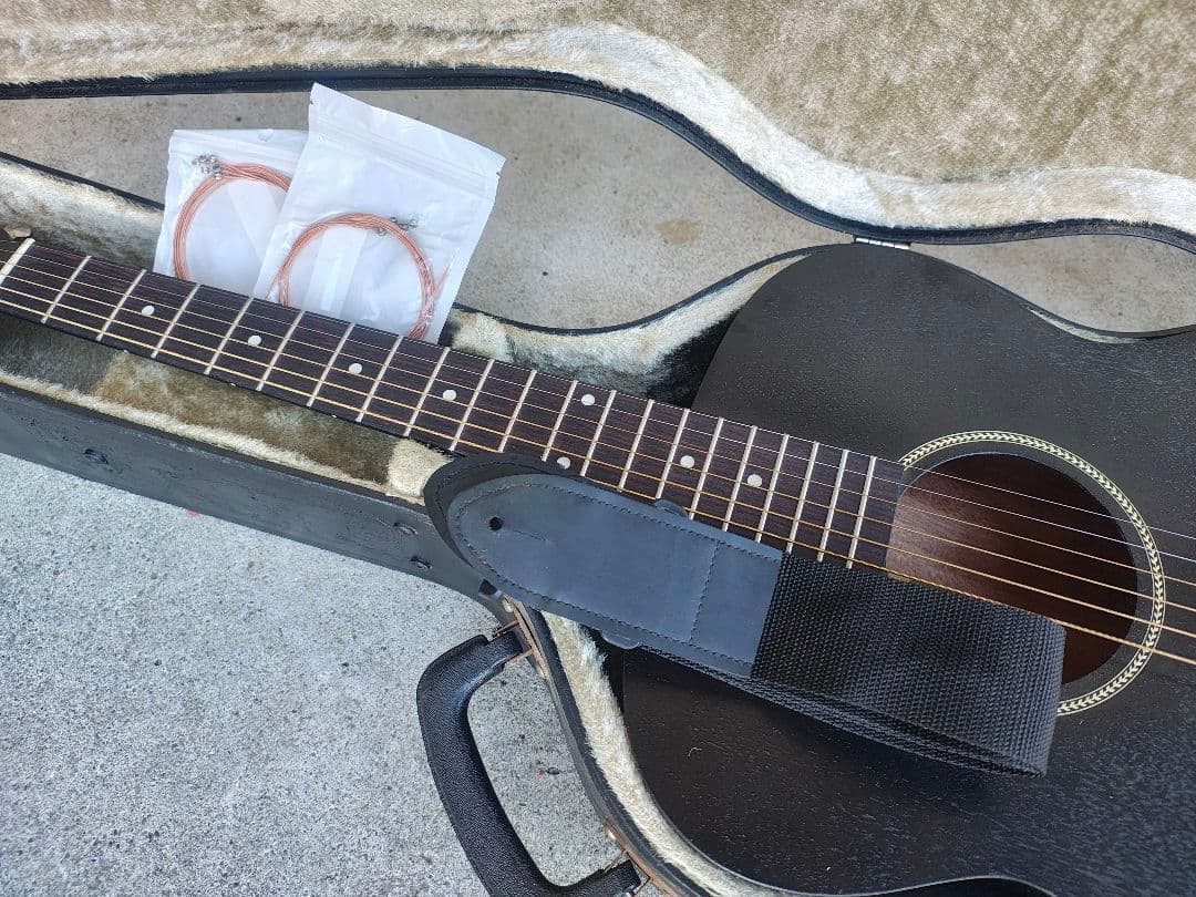 超美品 S.Yairi YF-04 BK マットブラック 弦高2.2mm HC付