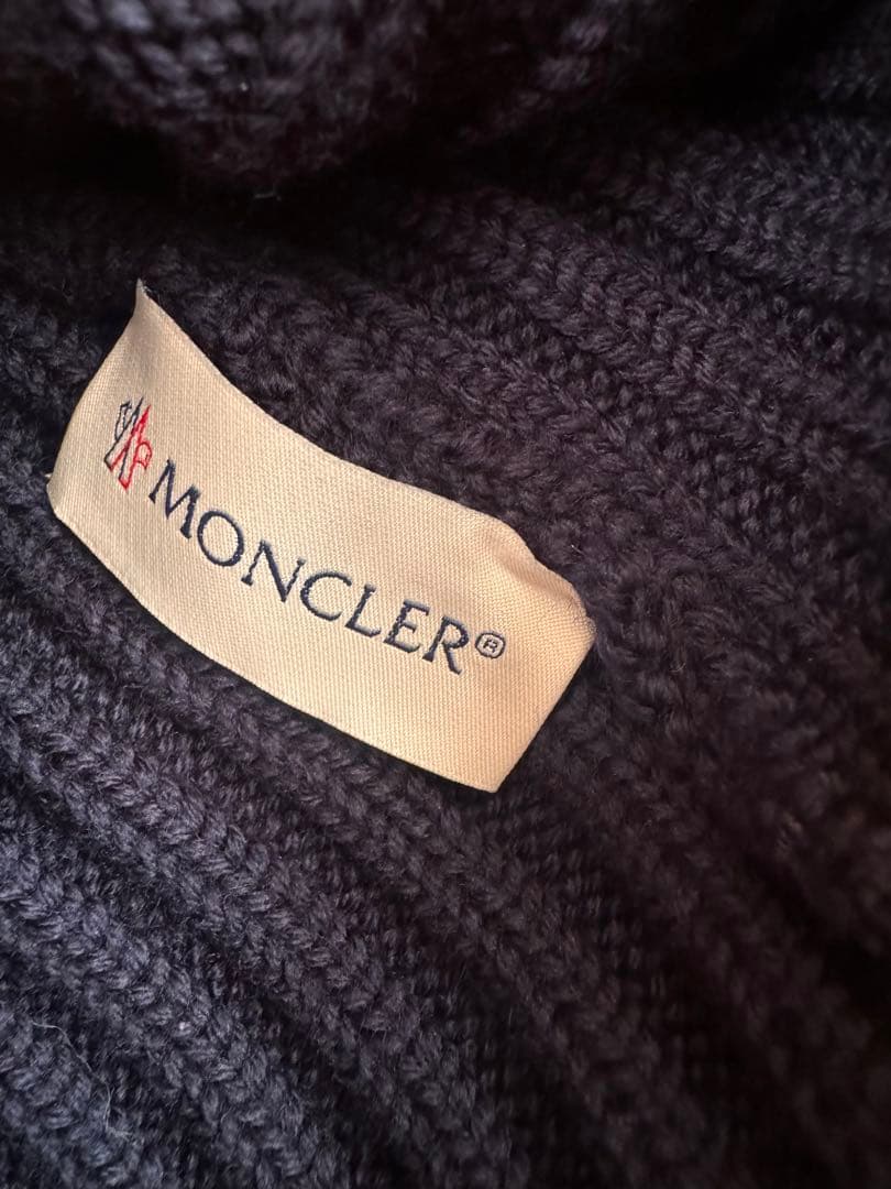 モンクレールニット帽ネイビー