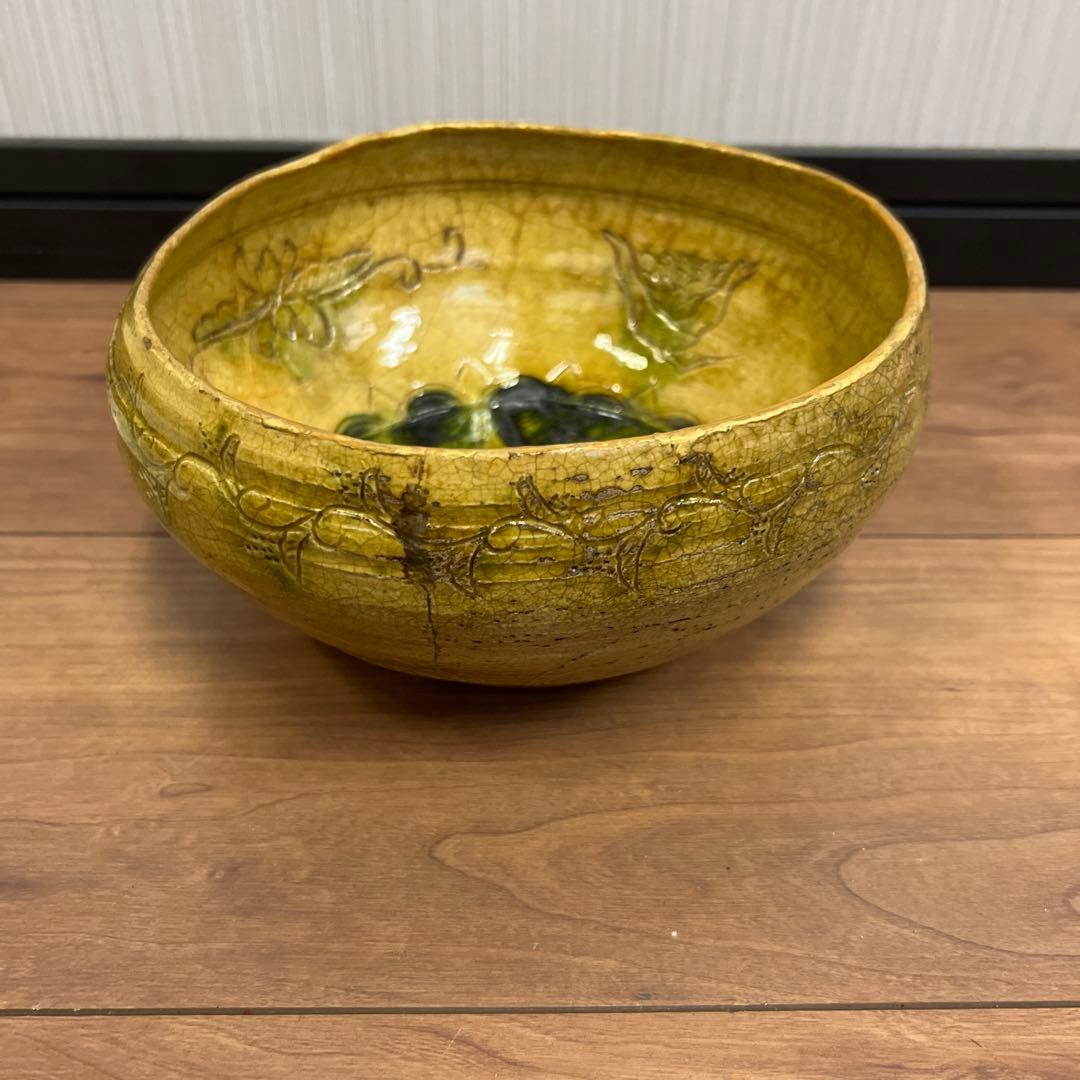 花模様の茶碗 緑色内側