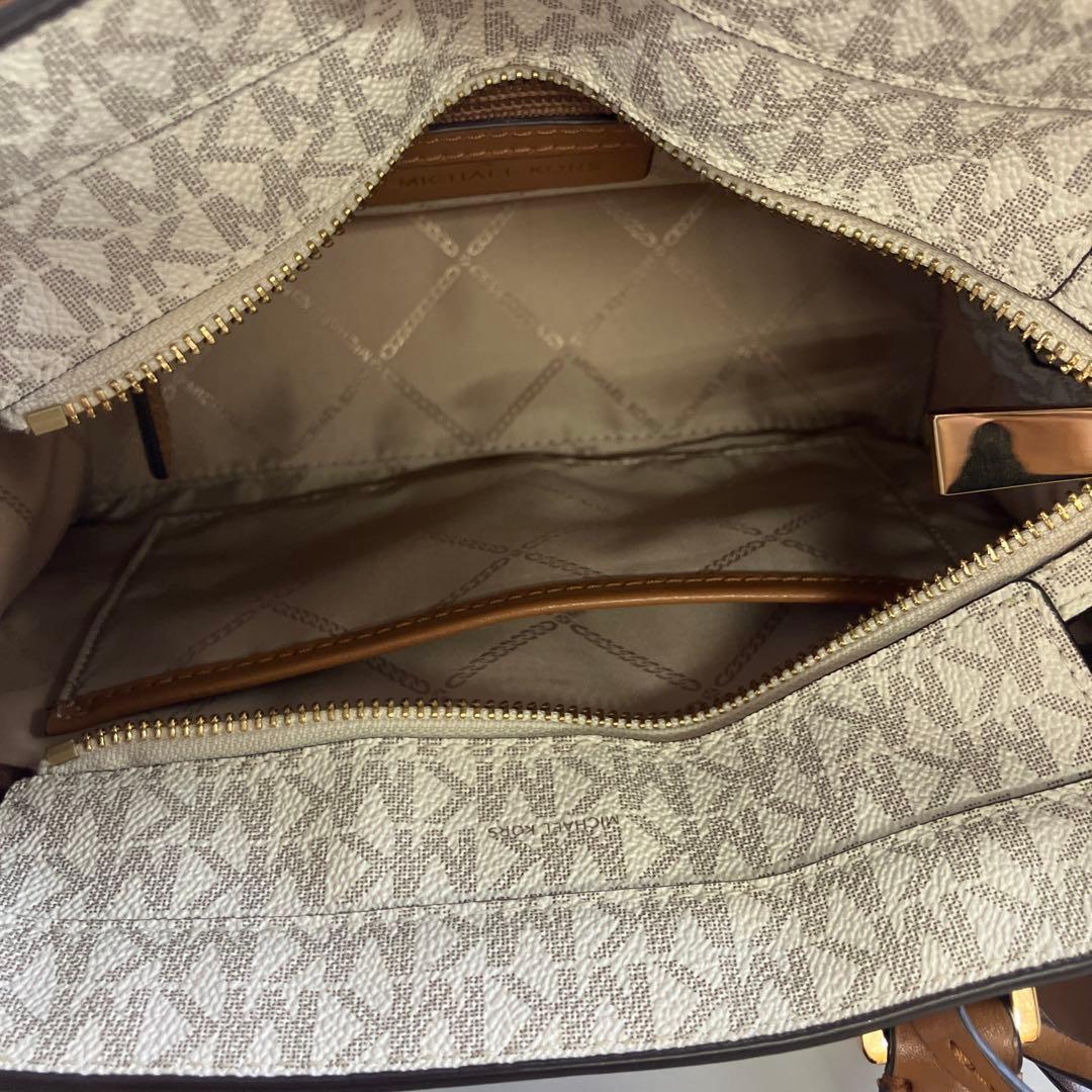 E1-1-01 MICHAEL KORS ロゴ入りバッグ