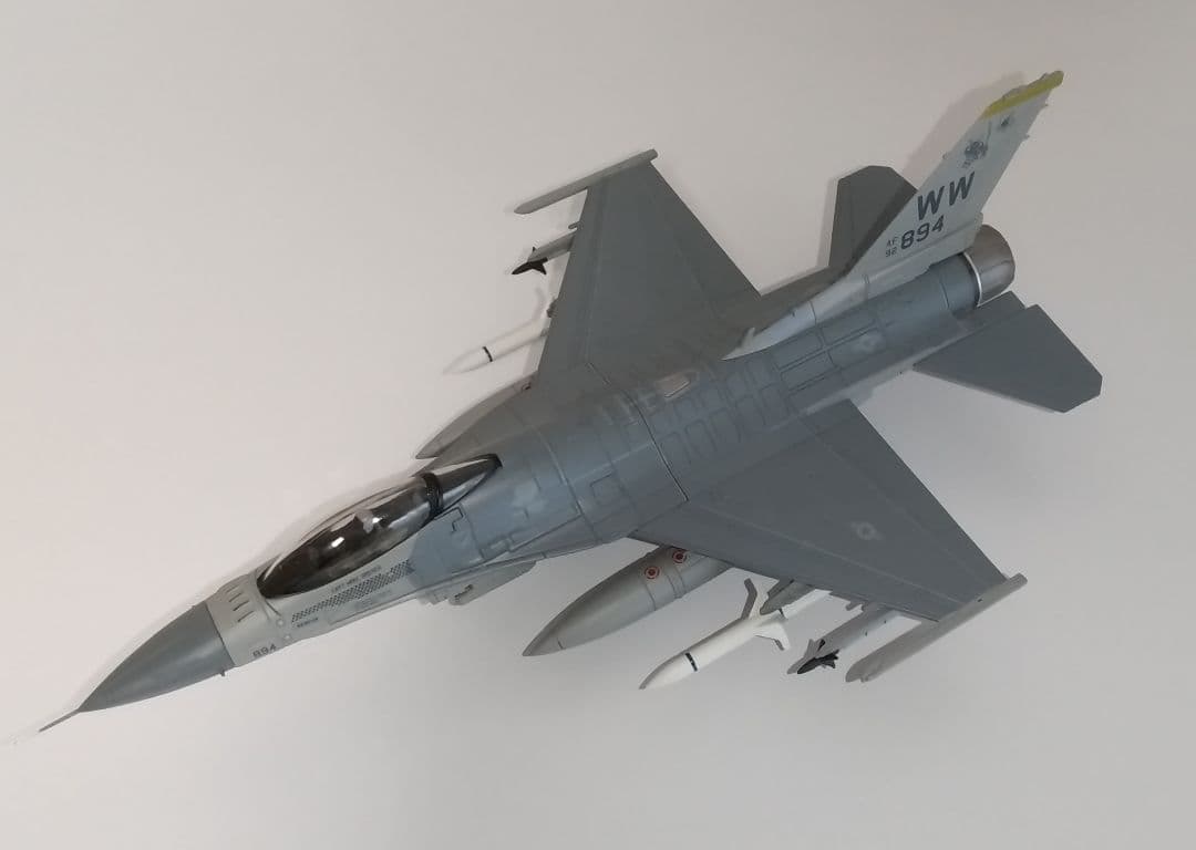 【80年終戦記念】F-16 CM Fighting Falcon ホビーマスター