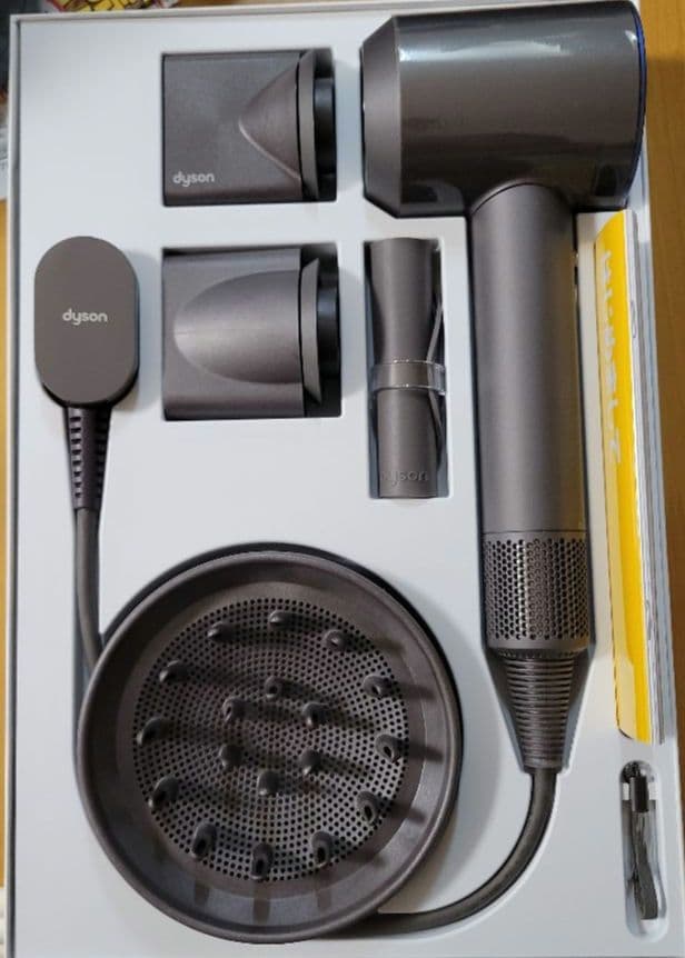 未使用　dyson supersonic 　ダインン　 HD01ヘアードライヤー