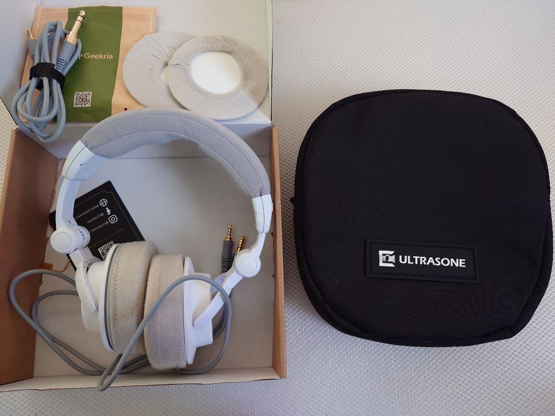 Signature PURE WHITE イヤーパッドカバー付き