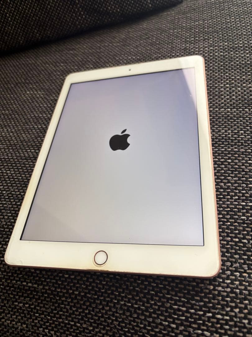 iPad ゴールド 本体　第６世代　32GB