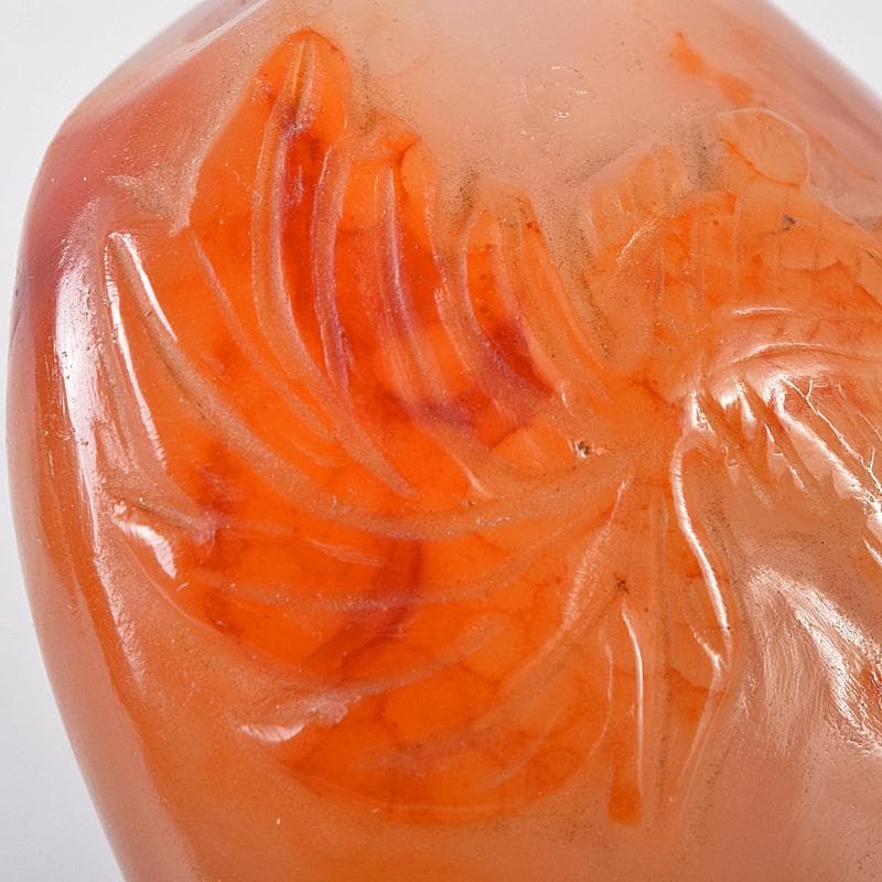 中国　玉石瑪瑙石彫刻　蓮葉金魚刻　鼻煙壷　小壷　時代箱付　M　R8754