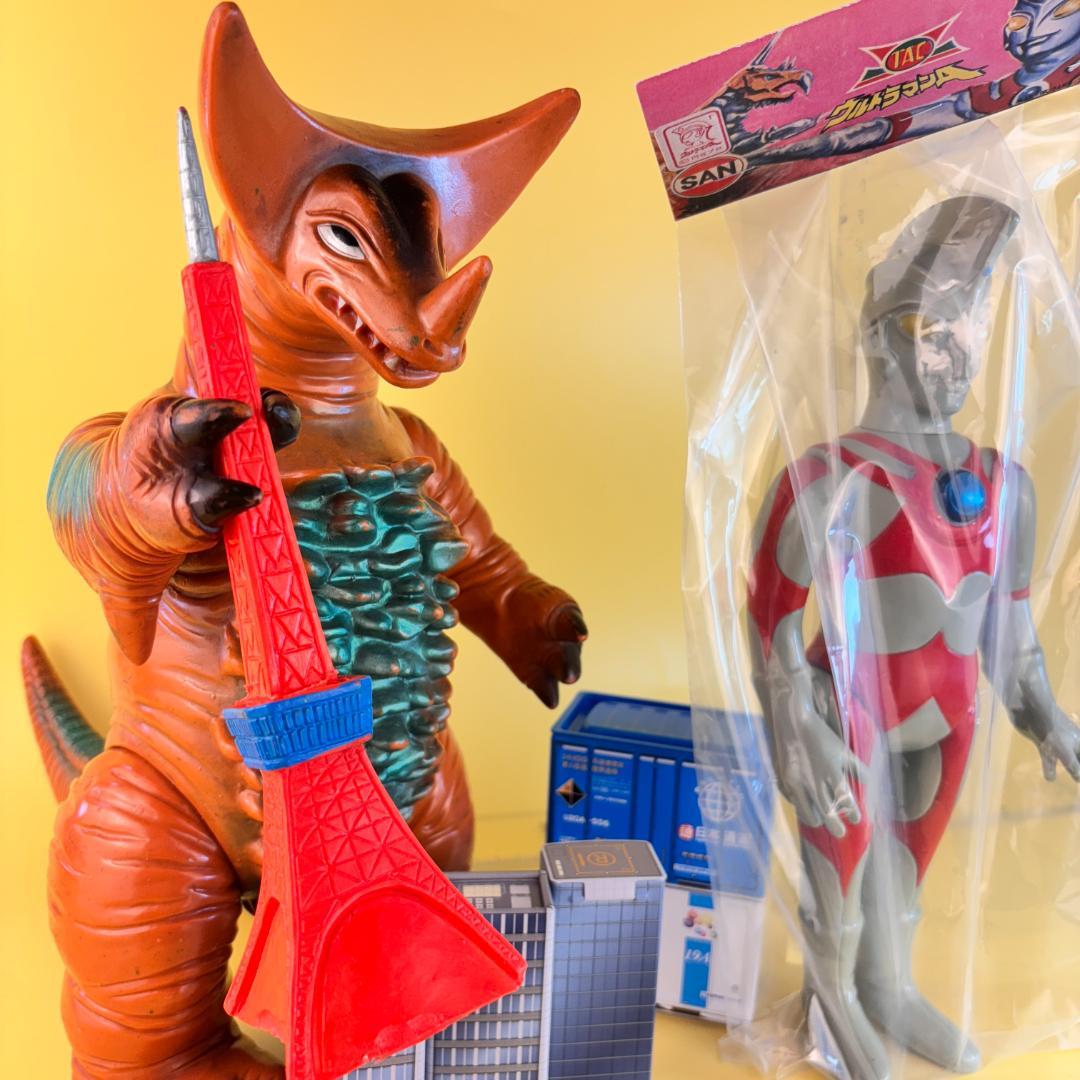 Ken　マルサン ウルトラマンエース 450 グレー ゴモラ東京タワー付き