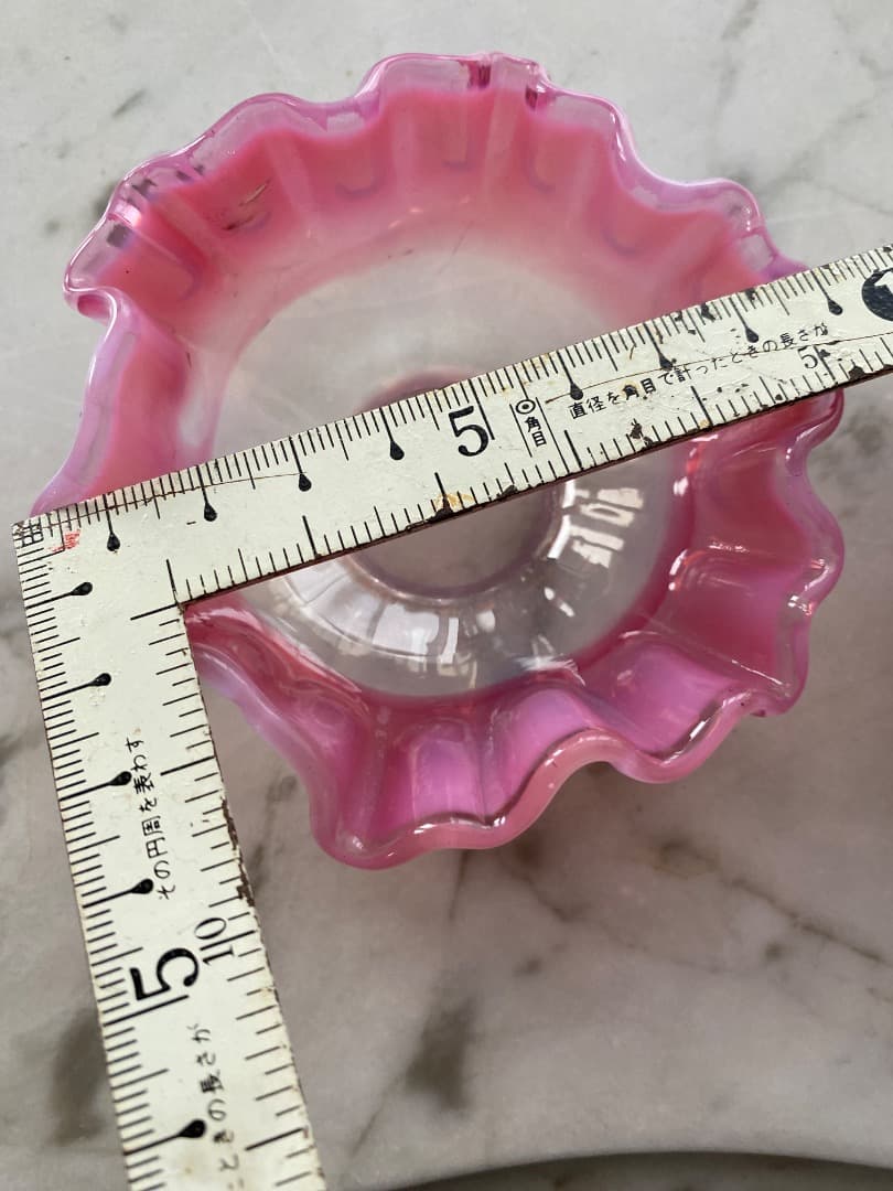 フランス　アンティーク　ピンクのオパリン　小さなガラス灯　アトリエランプ