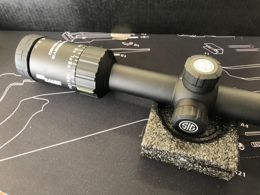 SIG SAUER WHISKEY3 スコープ (4-12X50MM)