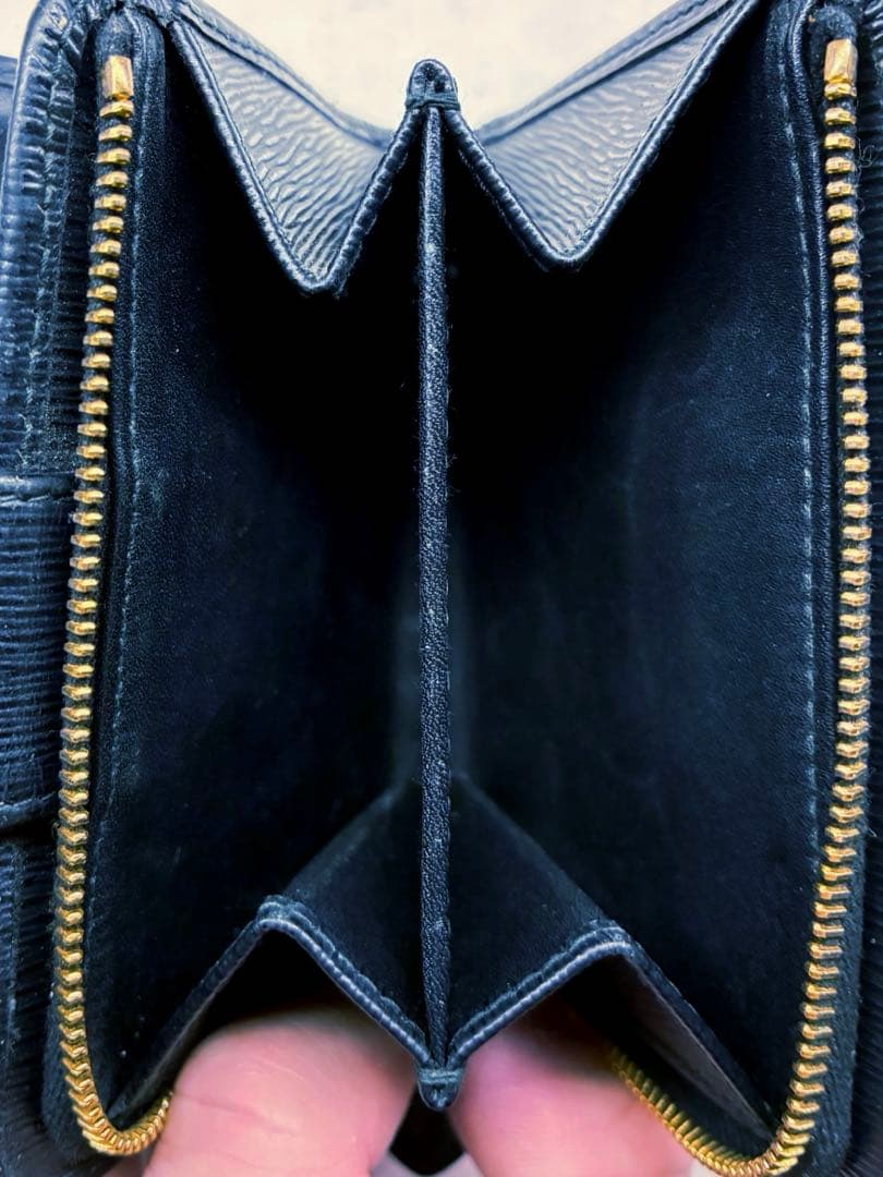 PRADA ネイビー 二つ折り財布