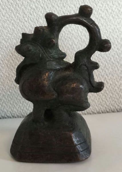 東南アジア　分銅　①