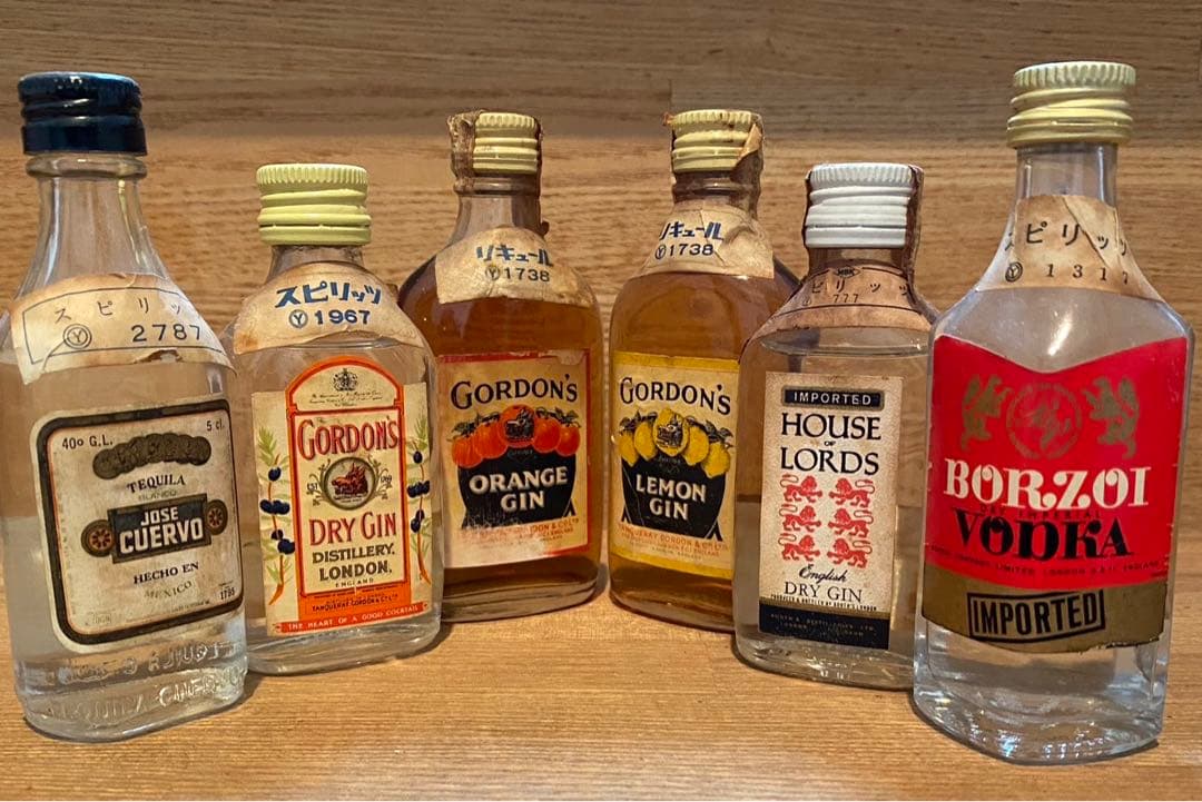 m*7様 希少！ルイ13世ミニチュアバカラボトル&古酒ミニチュアボトル100本！