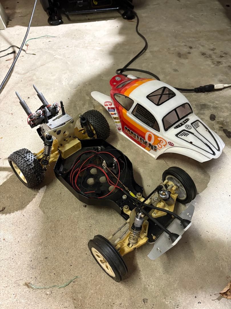 ピ*ス様 おそらく京商　バギー　RC