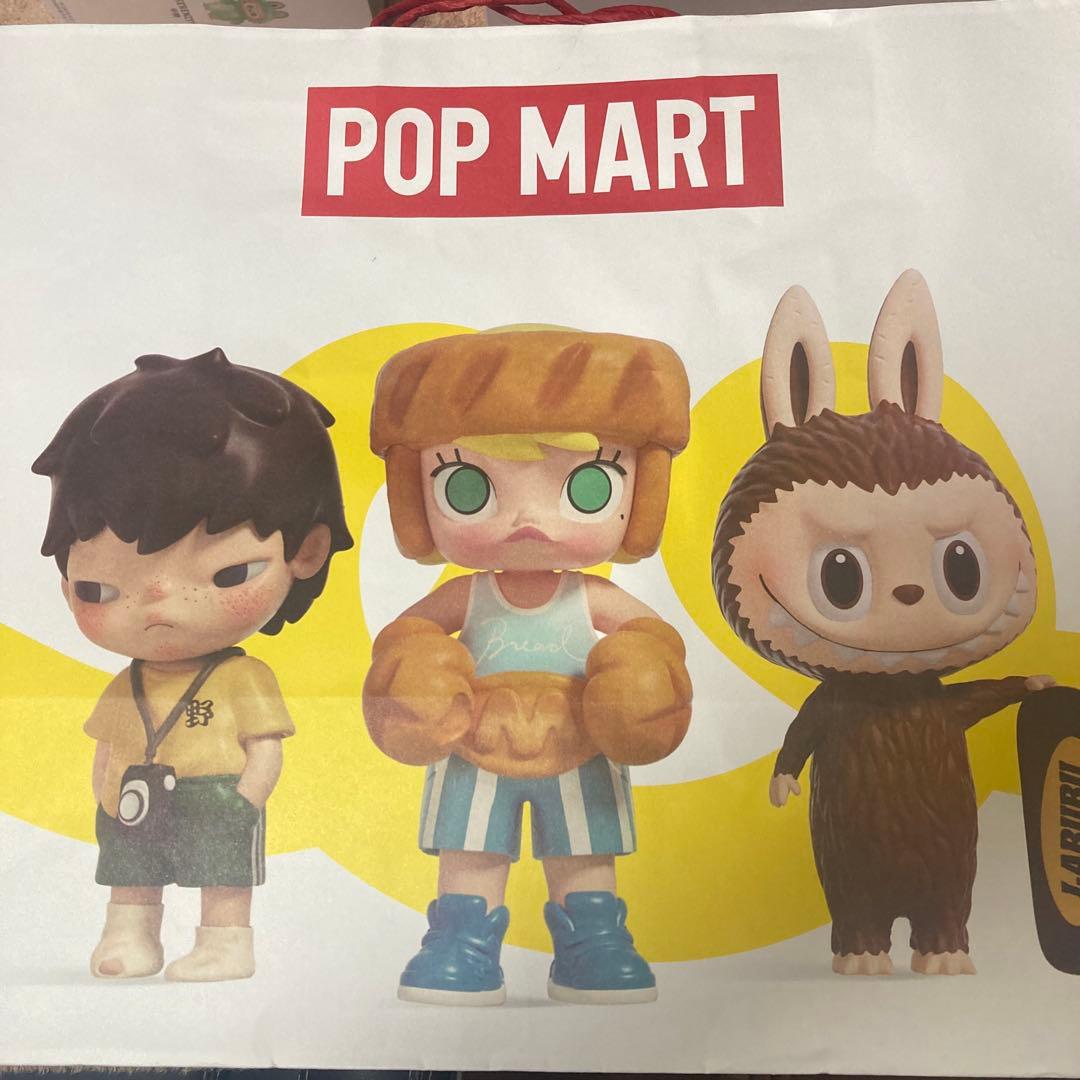 Labubu ROCKTHEUNIVERSE 非売品うちわ　新品　レシートつき