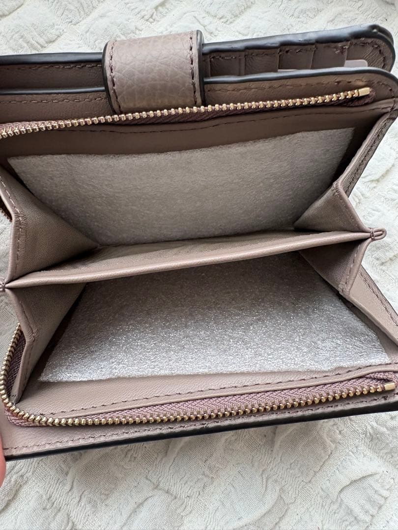 FURLA カメリア　二つ折り財布　グレージュ