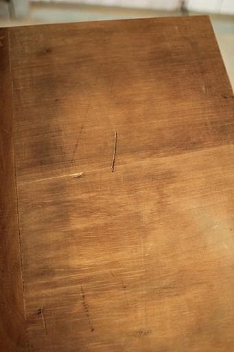 古い小ぶりな古い鉄脚と古材のテーブル