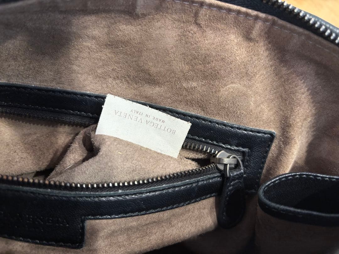 【かなり美品】ボッテガヴェネタ　イントレチャート黒ショルダーバッグ