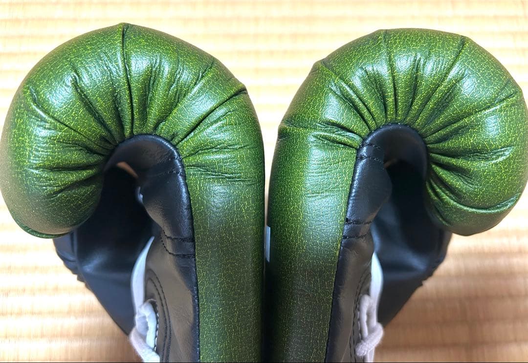 RIZINキック ボクシンググローブ 8オンス