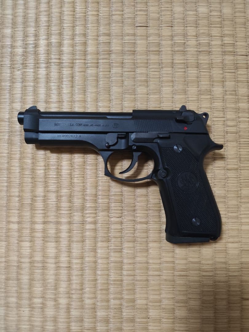 MGC製　ベレッタ 92F ガスガン ブラック　固定スライド