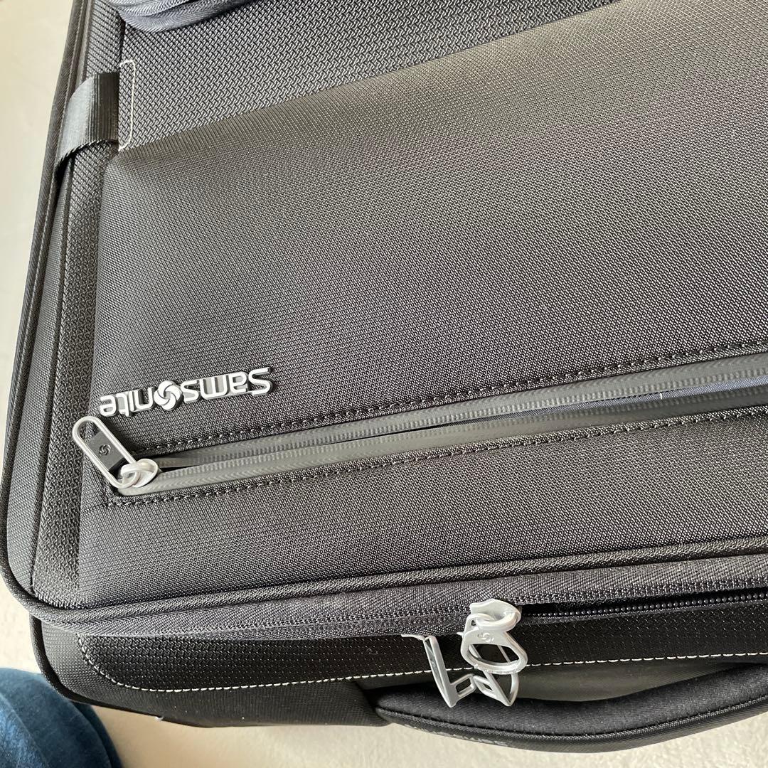 Samsonite モメンタススピナーエキスパンダブル68リットル