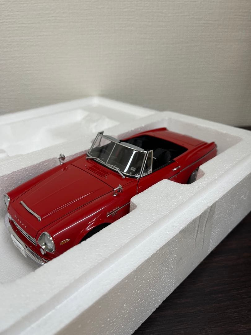 オートアート1/18 ダットサン フェアレディ2000 SR311 レッド