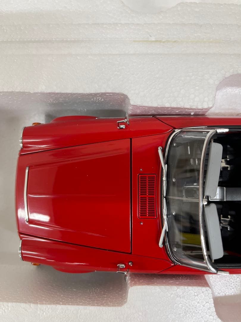 オートアート1/18 ダットサン フェアレディ2000 SR311 レッド