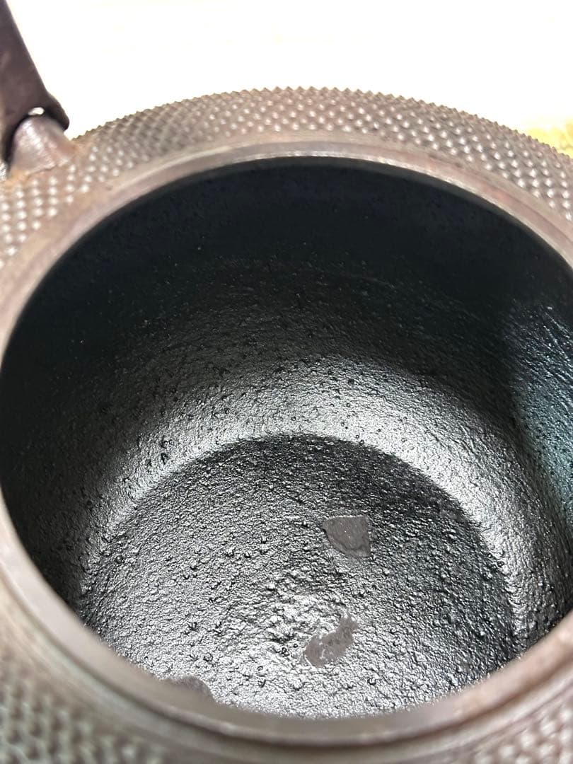 未使用品　南部秀山堂南部伝統工芸士 佐藤 勝弘造アラレ 南部鉄瓶 南部鉄器 鉄瓶