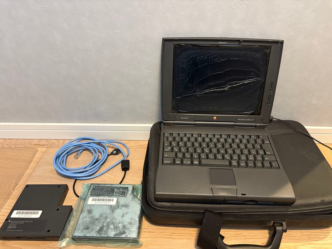 Apple PowerBook 1400 本体