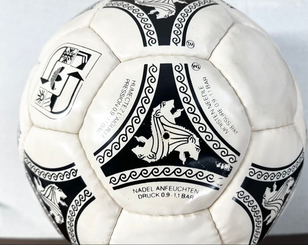adidas Wカップ公式ボール　イタリア大会　1990年　アディダス