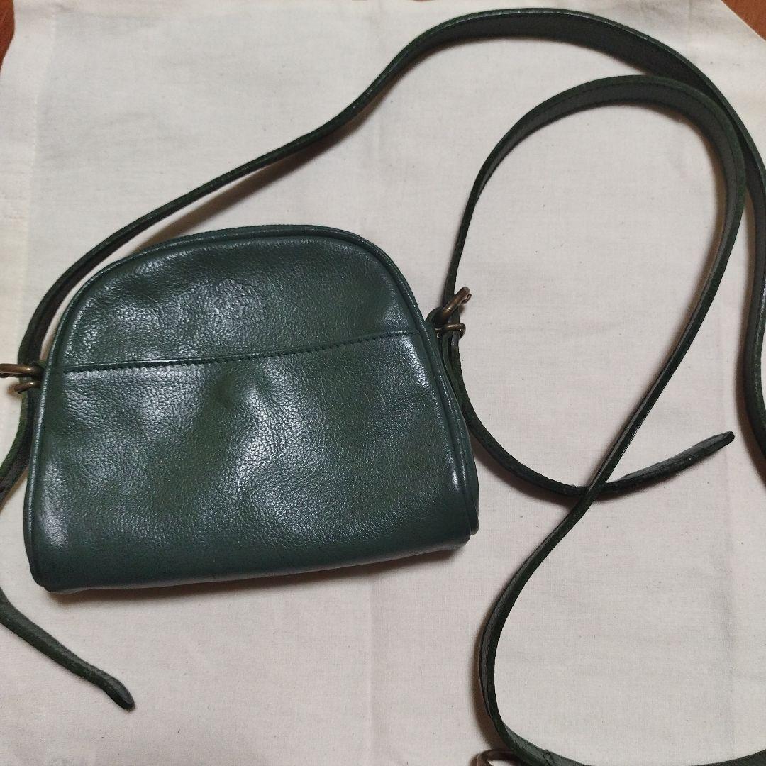 イルビゾンテ ロゴ型押し ハーフムーン ショルダーバッグ グリーン