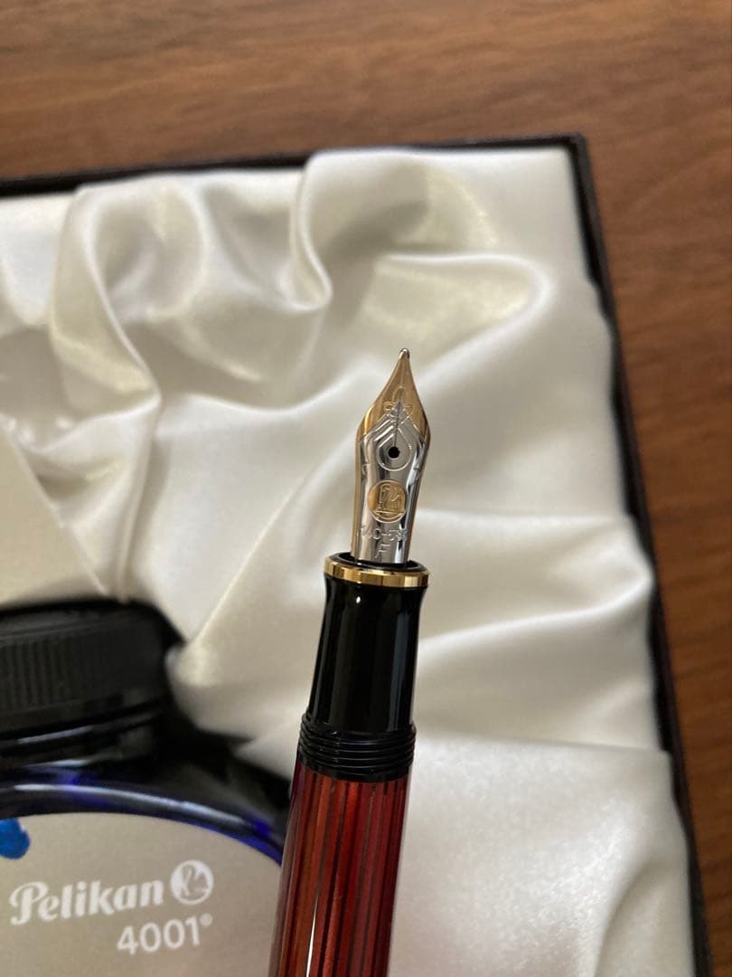 Pelikan スーべレーン万年筆とインクセット
