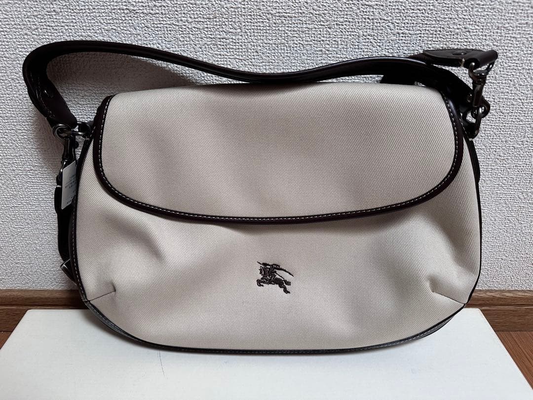 【新品未使用】Burberry ショルダーバッグ ベージュ チェック柄