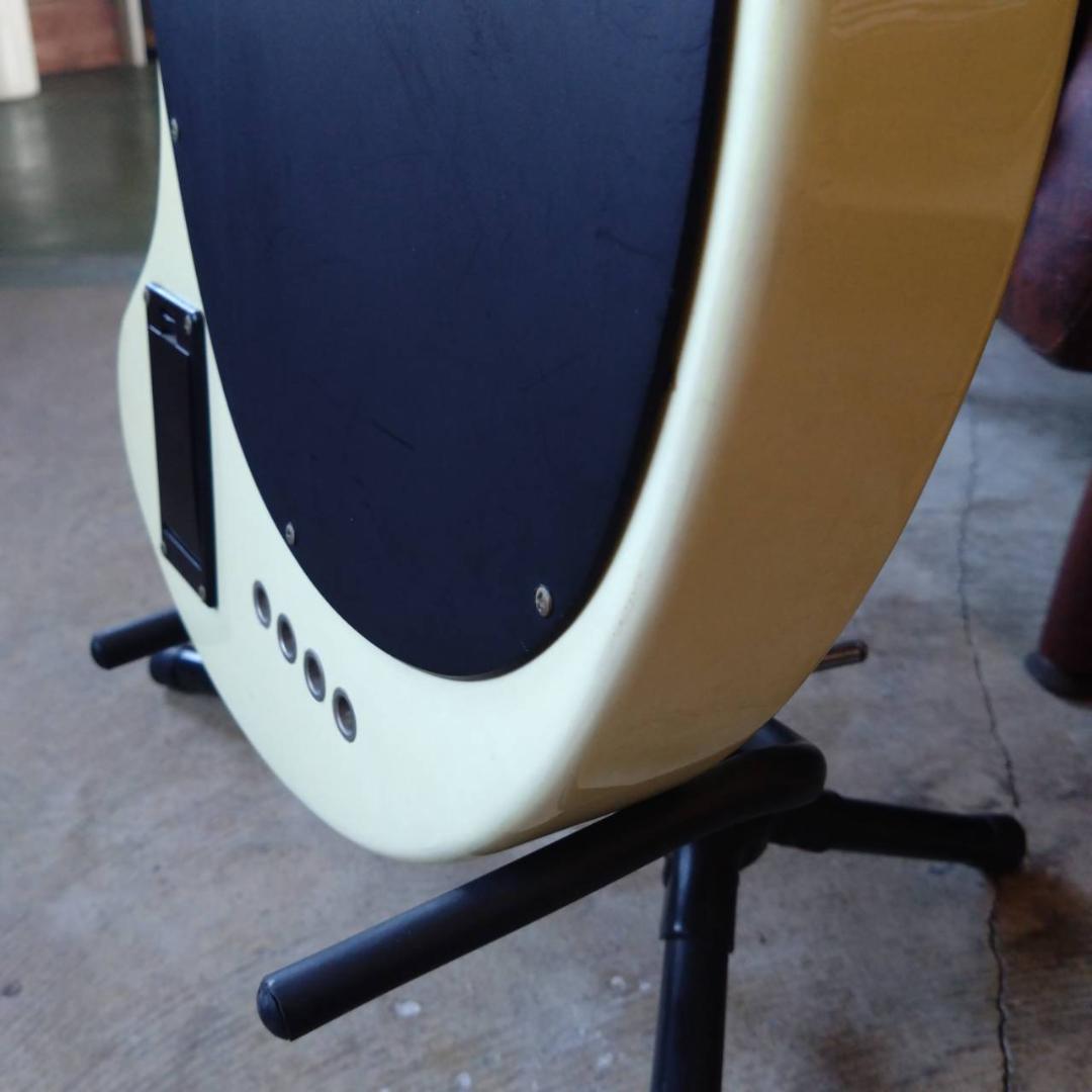 Fernandes　PIE-ZO　ピエゾー　アンプスピーカー内蔵ベース