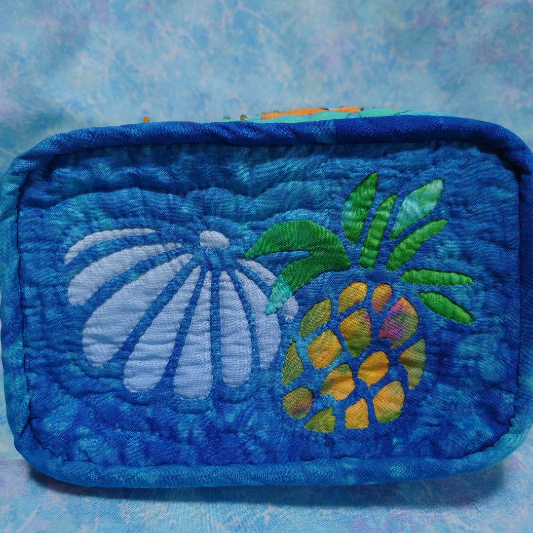 ハワイアンキルトのバニティポーチ