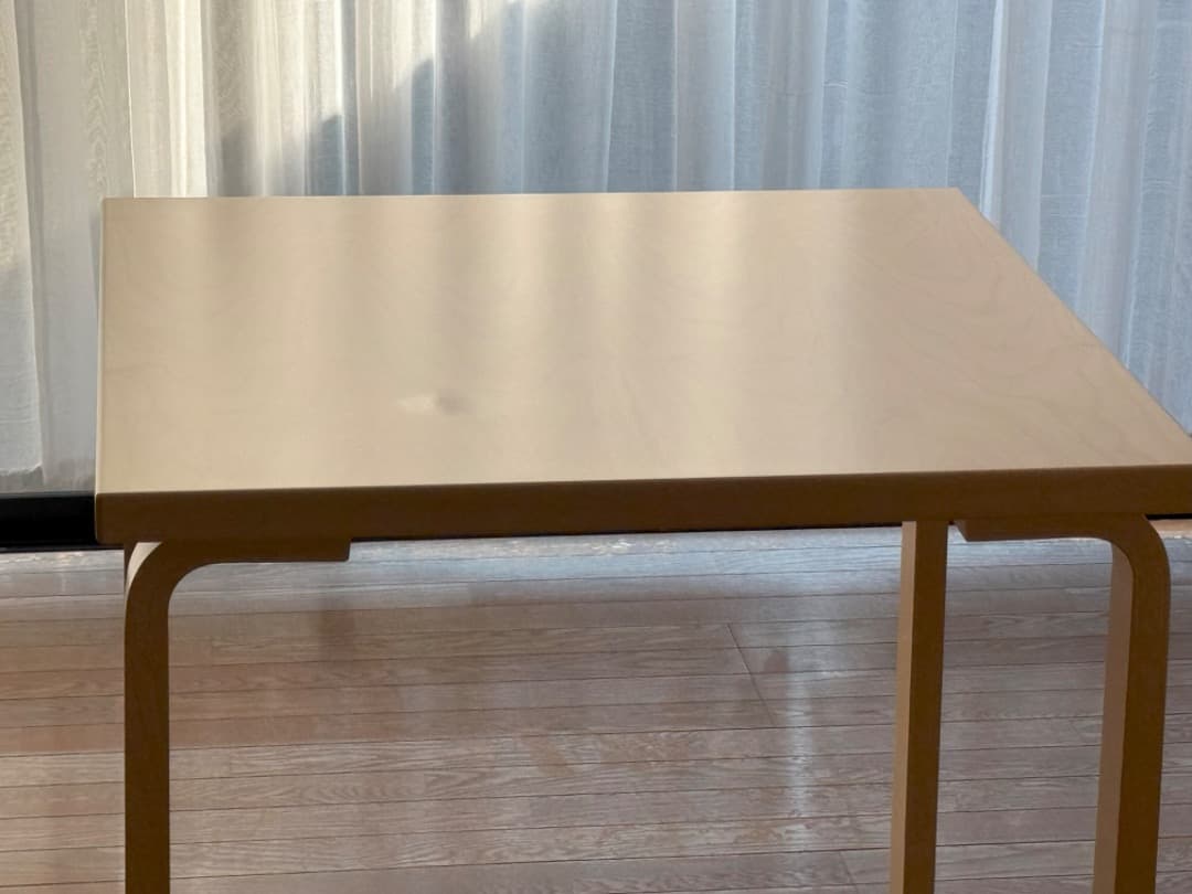 artek テーブル 81C (75×75) ナチュラルラッカー