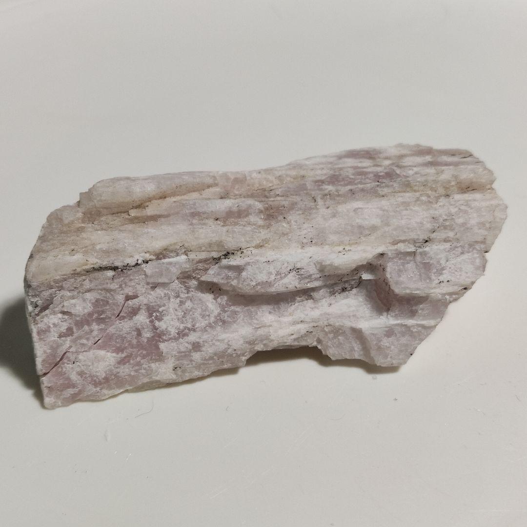 パワーストーン　天然石　原石　クンツァイト(リチア輝石)　129g　No.34