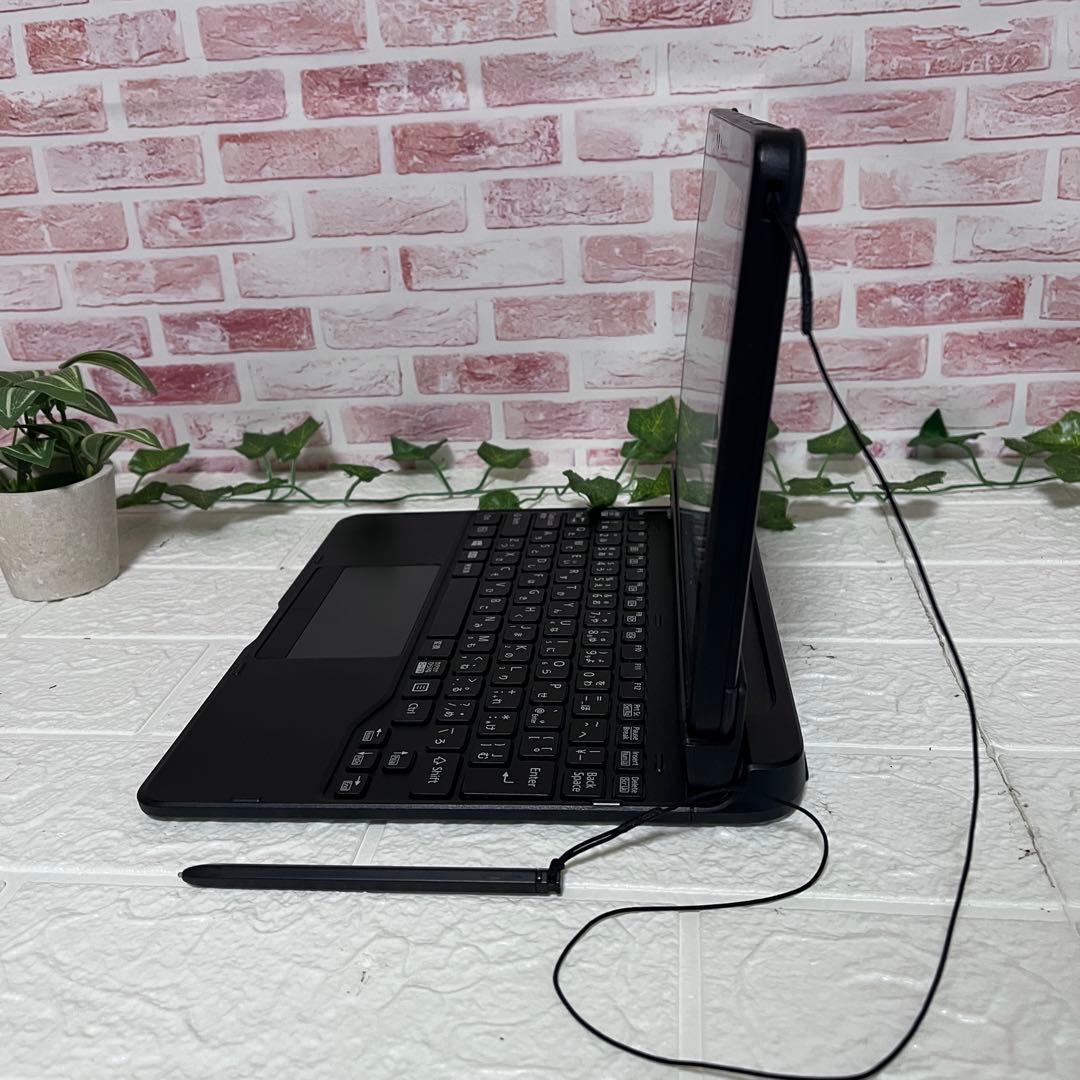 ★タブレット中古富士通SSD128GB メモリ8GB★カメラ ノートPC138