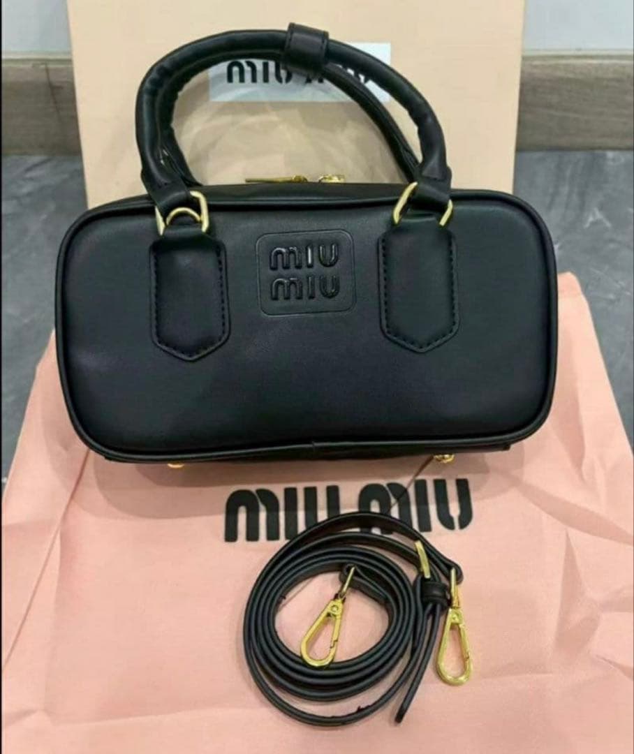 本日限定価格　ミュウミュウ　ハンドバッグ　ショルダーバック　ブラック