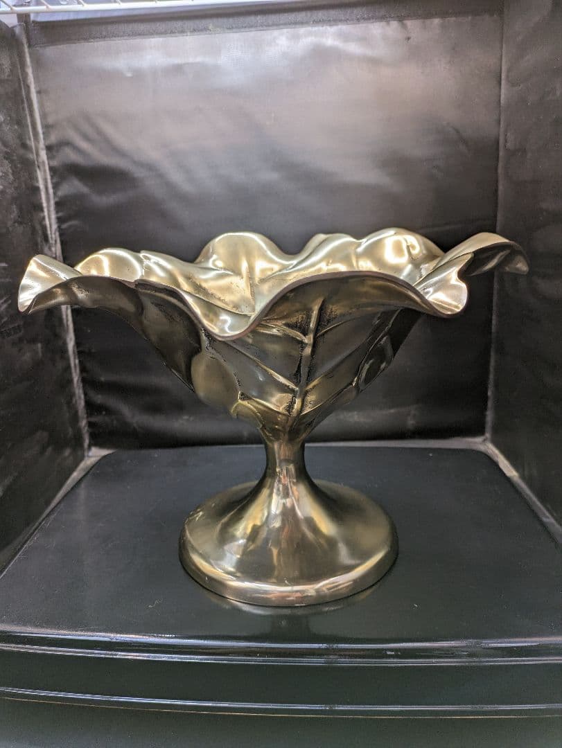 ☆b191、真鍮製のキャベツの葉の台座　花のコンポート