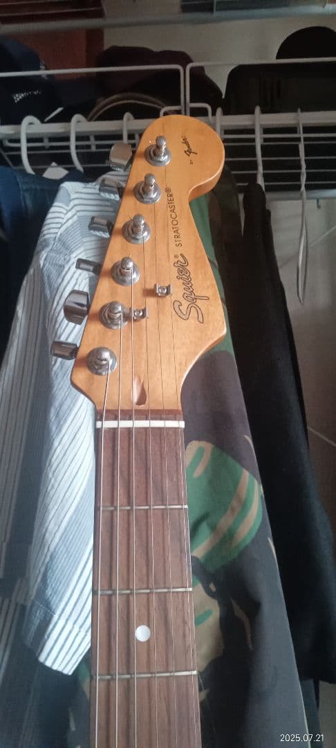 マーメイド Squier　Stratocaster　スクワイヤー