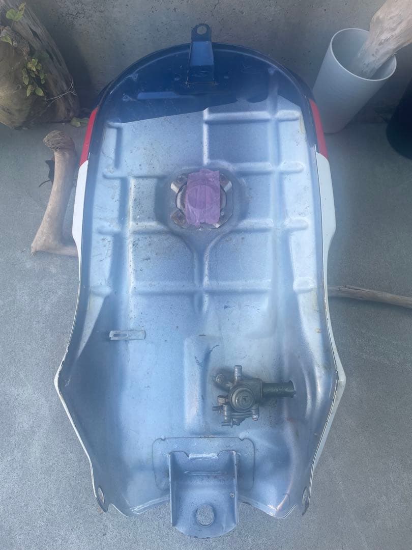 y*Ｐ様 CBR400F オリジナルタンク　純正　塗り替え無し　当時物　デカール