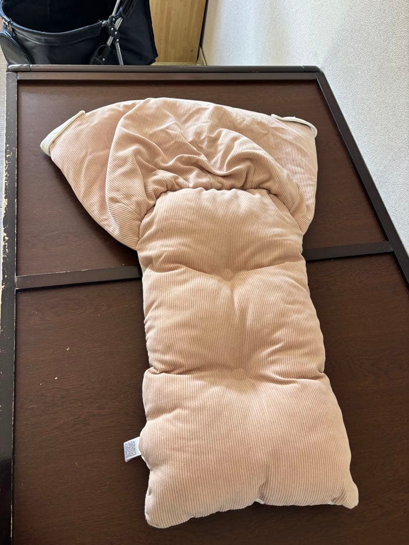 黒の折りたたみ式ベペットカート ベア柄クッション付き